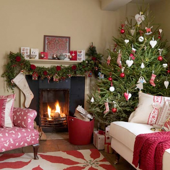 83 Dreamy Christmas Living Room Décor Ideas - DigsDigs