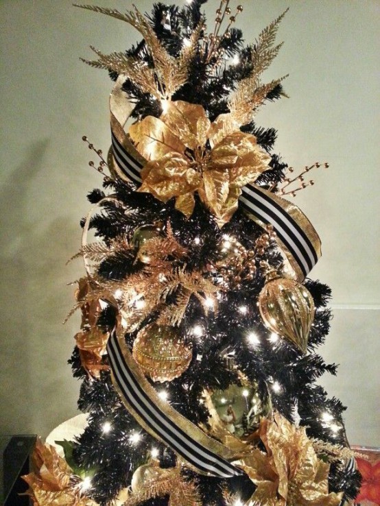 30 Exquisite Black And Gold Christmas Decor Ideas - Shelterness