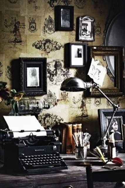 23 Gorgeous Gothic Home Office And Library Décor Ideas - DigsDigs