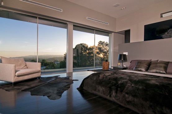 California Modern Luxury Residence Nightingale Drive