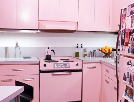 https://www.digsdigs.com/photos/pink-kitchen-design-1-554x423.jpg