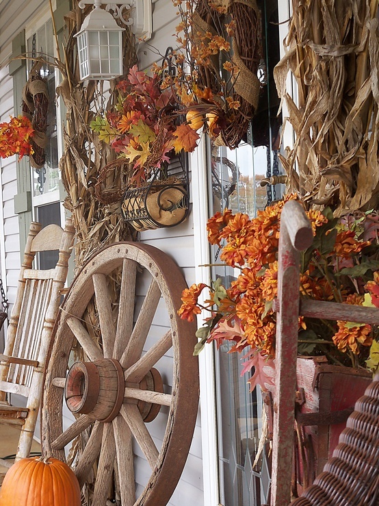 32 Best Pictures Fall Wagon Decorations / Absolutely Love this old wagon decorated for Fall | Autumn ...