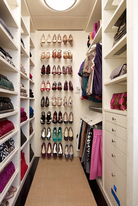 https://www.digsdigs.com/photos/pretty-feminine-walk-in-closets-13.jpg