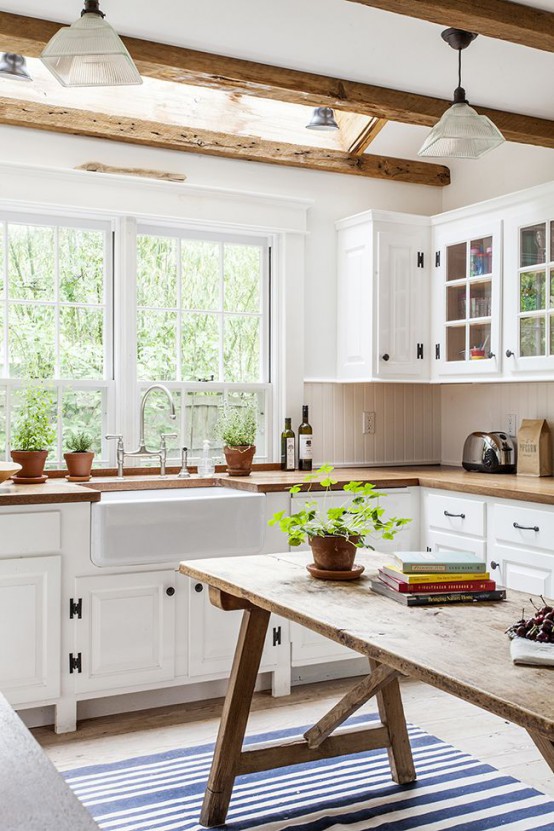 67 Super Cozy And Charming Cottage Kitchens - DigsDigs