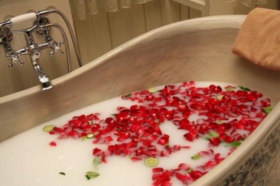 24 Valentine’s Day Bathroom Décor Ideas Digsdigs